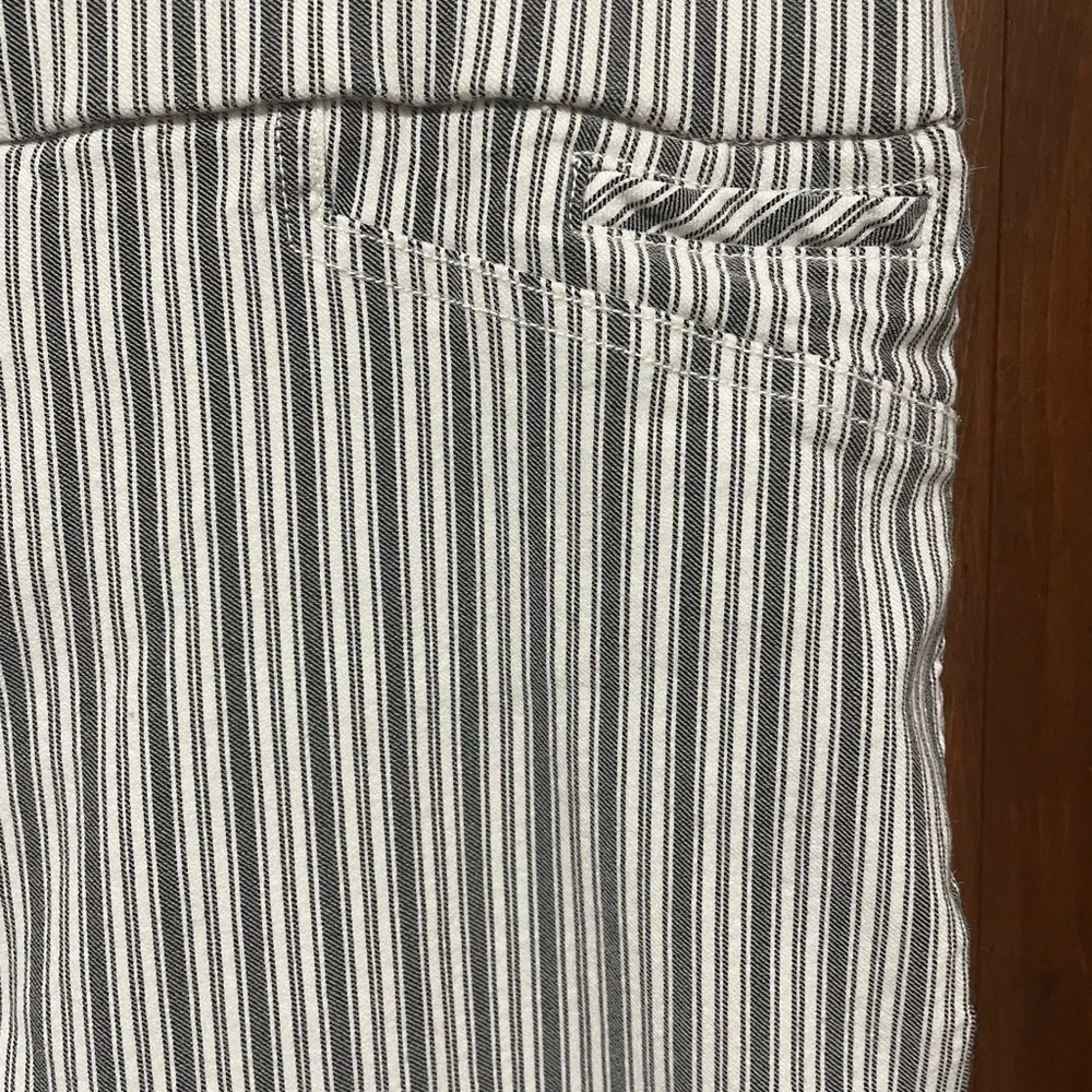 Anne Klein stylish striped